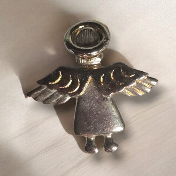 Vintage Gold Tone and Silver Tone Angel Brooch. Marked IM 95 - Picture 5 of 5